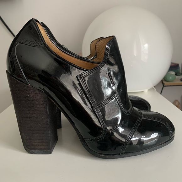 DRIES VAN NOTEN Patent Velcro Strap Pumps - Picture 2 of 13